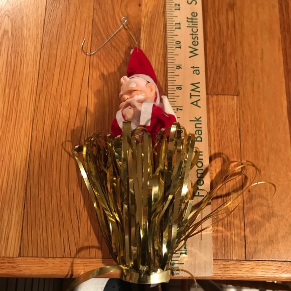 Vintage Distressed Mischievous Santa Claus Ornament Cascading Gold Tinsel** - Picture 11 of 15